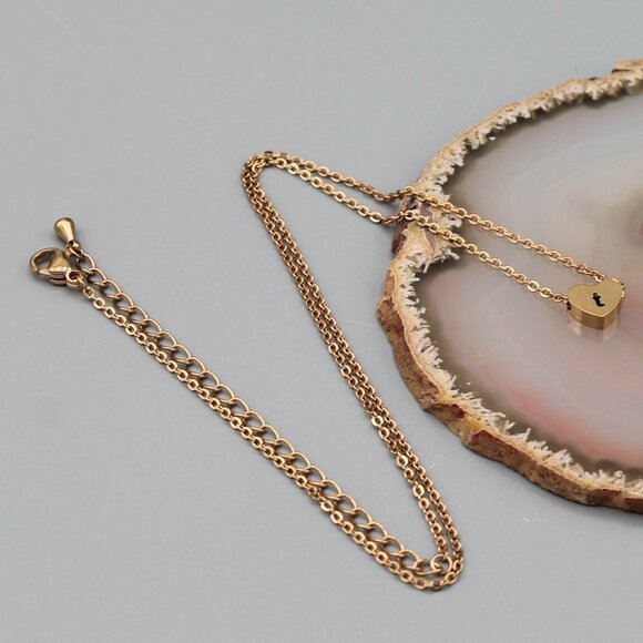 Jewelry necklace alphabet letter T rose gold tone heart love minimalist dainty - Picture 4 of 5